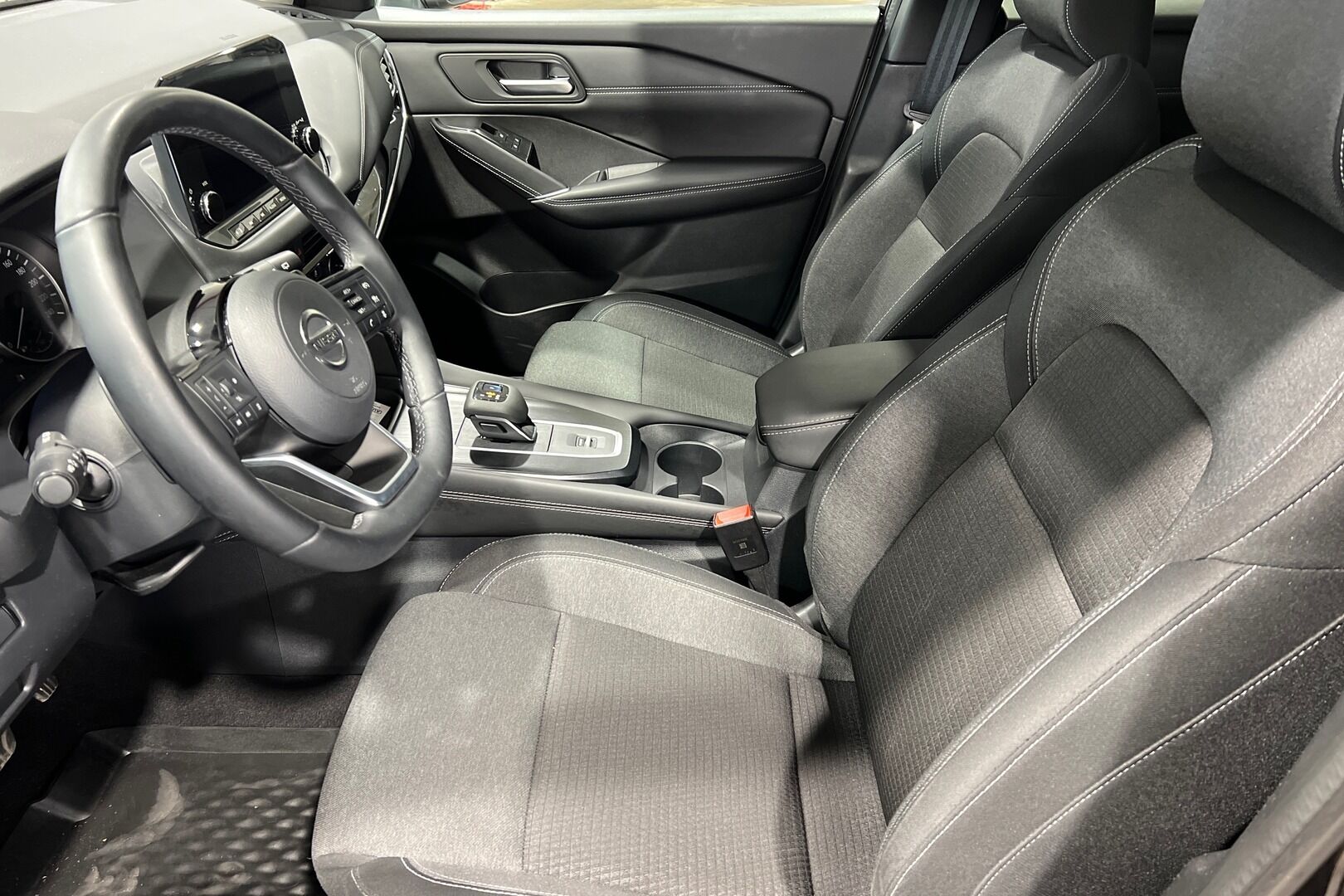 Nissan Qashqai iso kuva 9
