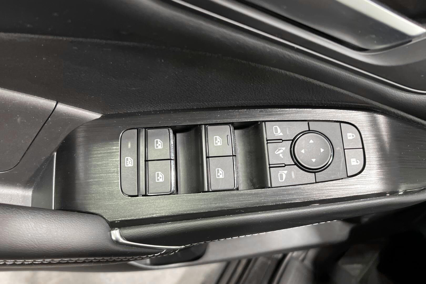 Nissan Qashqai iso kuva 14