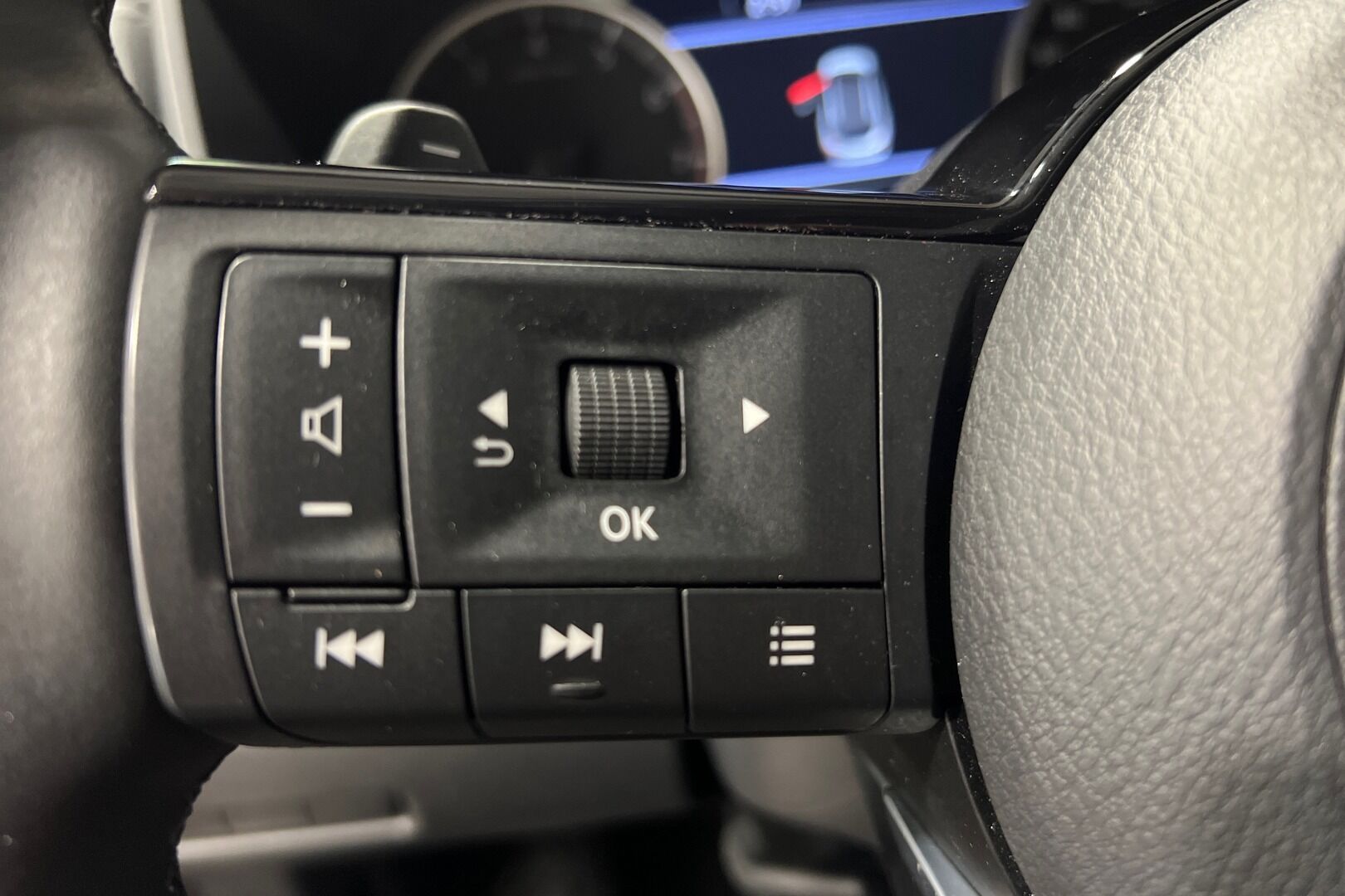 Nissan Qashqai iso kuva 18