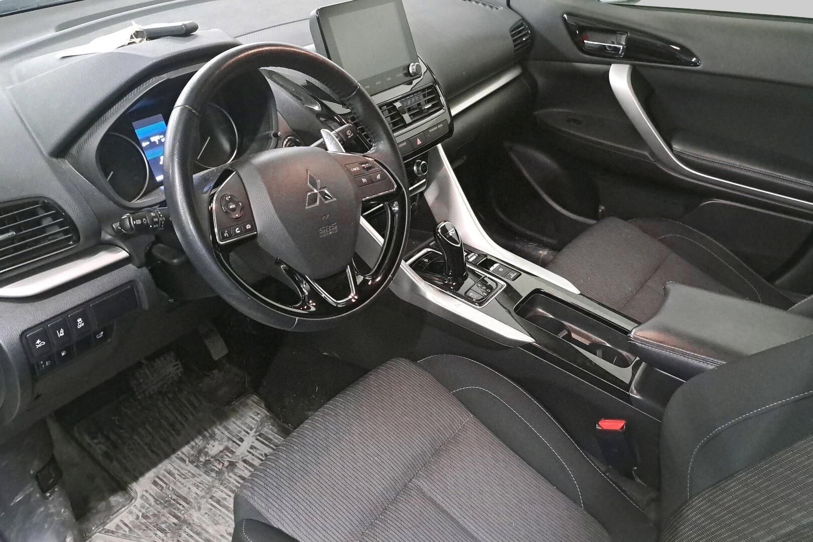 Mitsubishi Eclipse Cross iso kuva 1