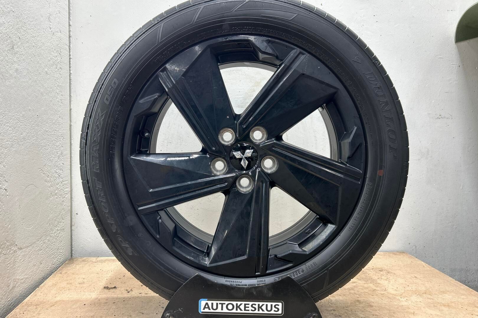 Mitsubishi Eclipse Cross iso kuva 8
