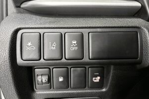 Mitsubishi Eclipse Cross esikatselu 13