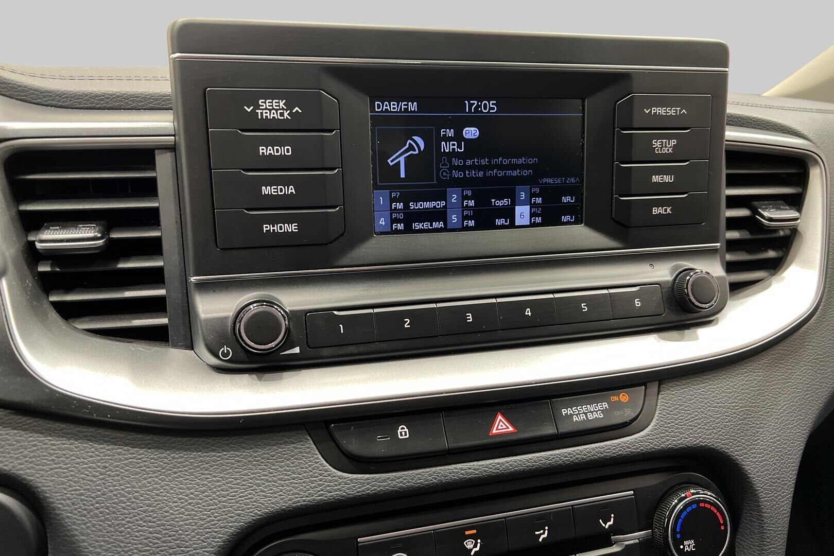 Kia Ceed iso kuva 14