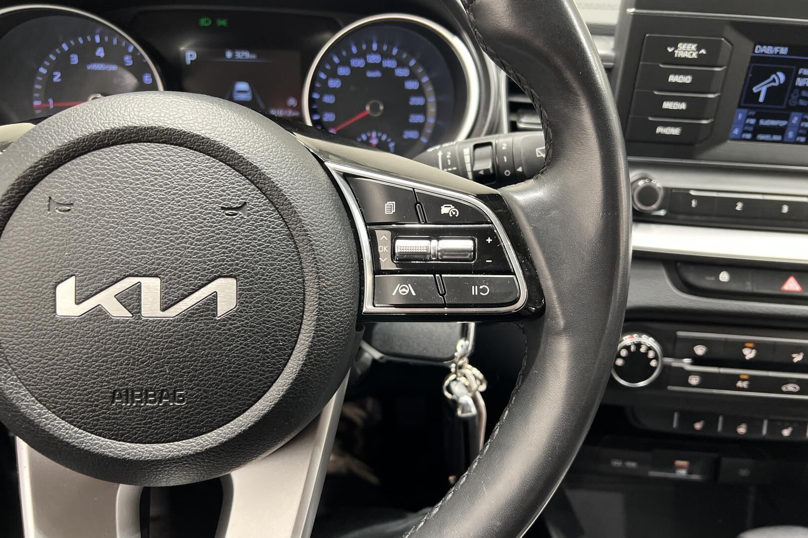 Kia Ceed iso kuva 18