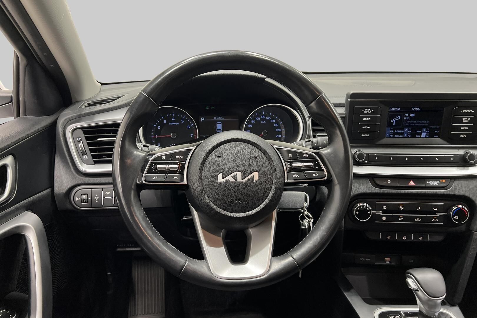 Kia Ceed iso kuva 22