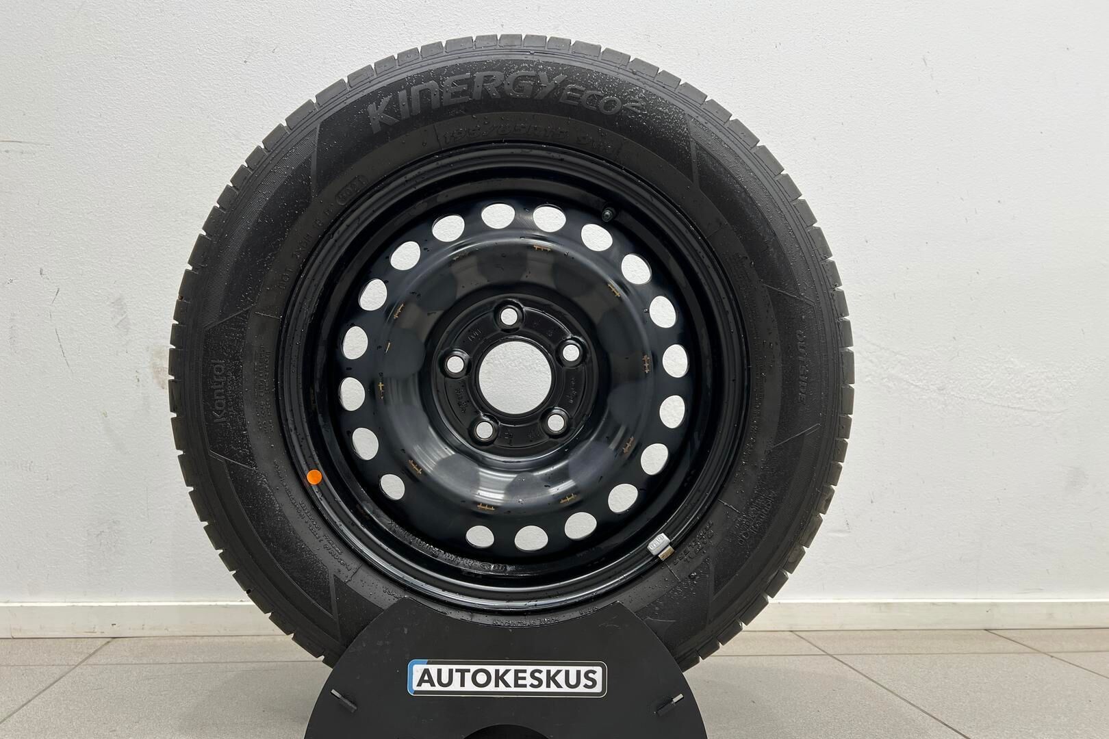 Kia Ceed iso kuva 23