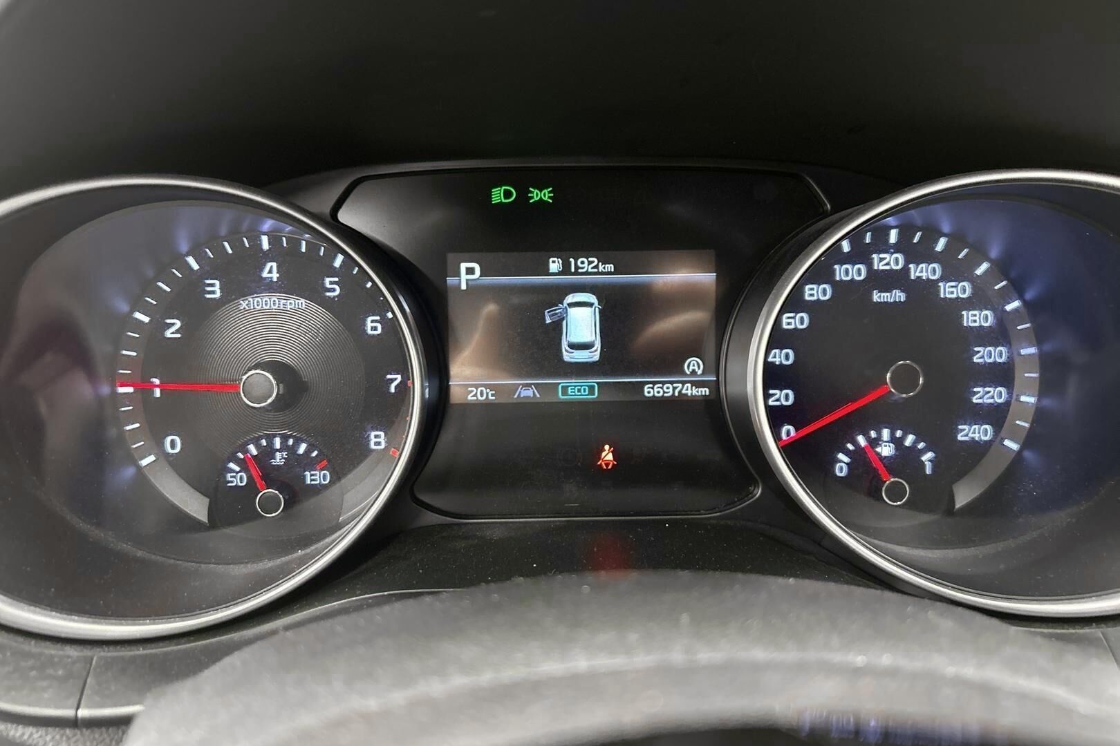 Kia Ceed iso kuva 18