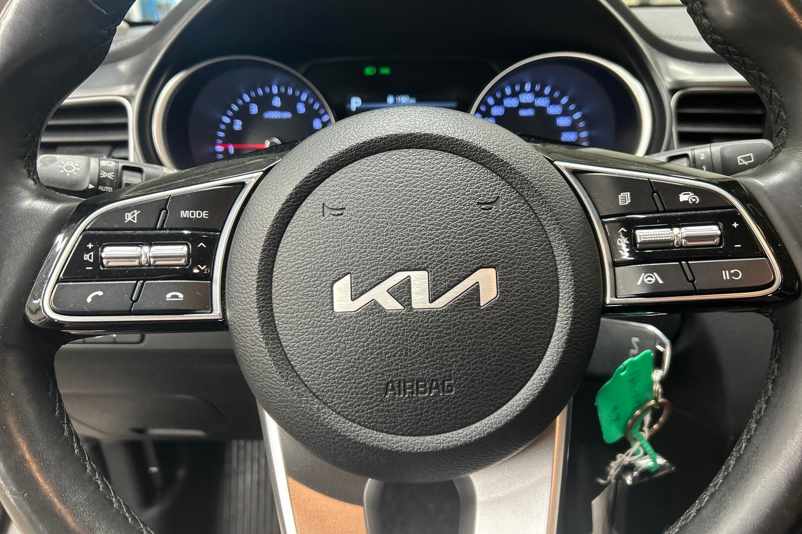 Kia Ceed iso kuva 19