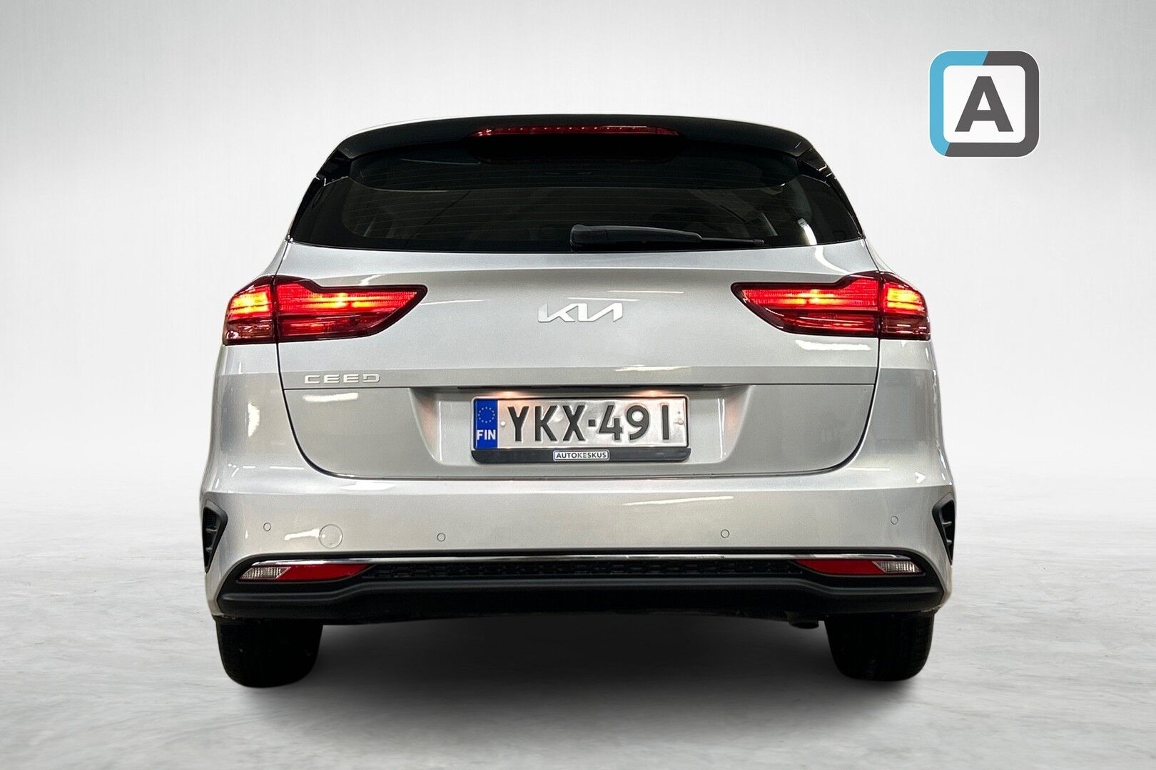 Kia Ceed iso kuva 3