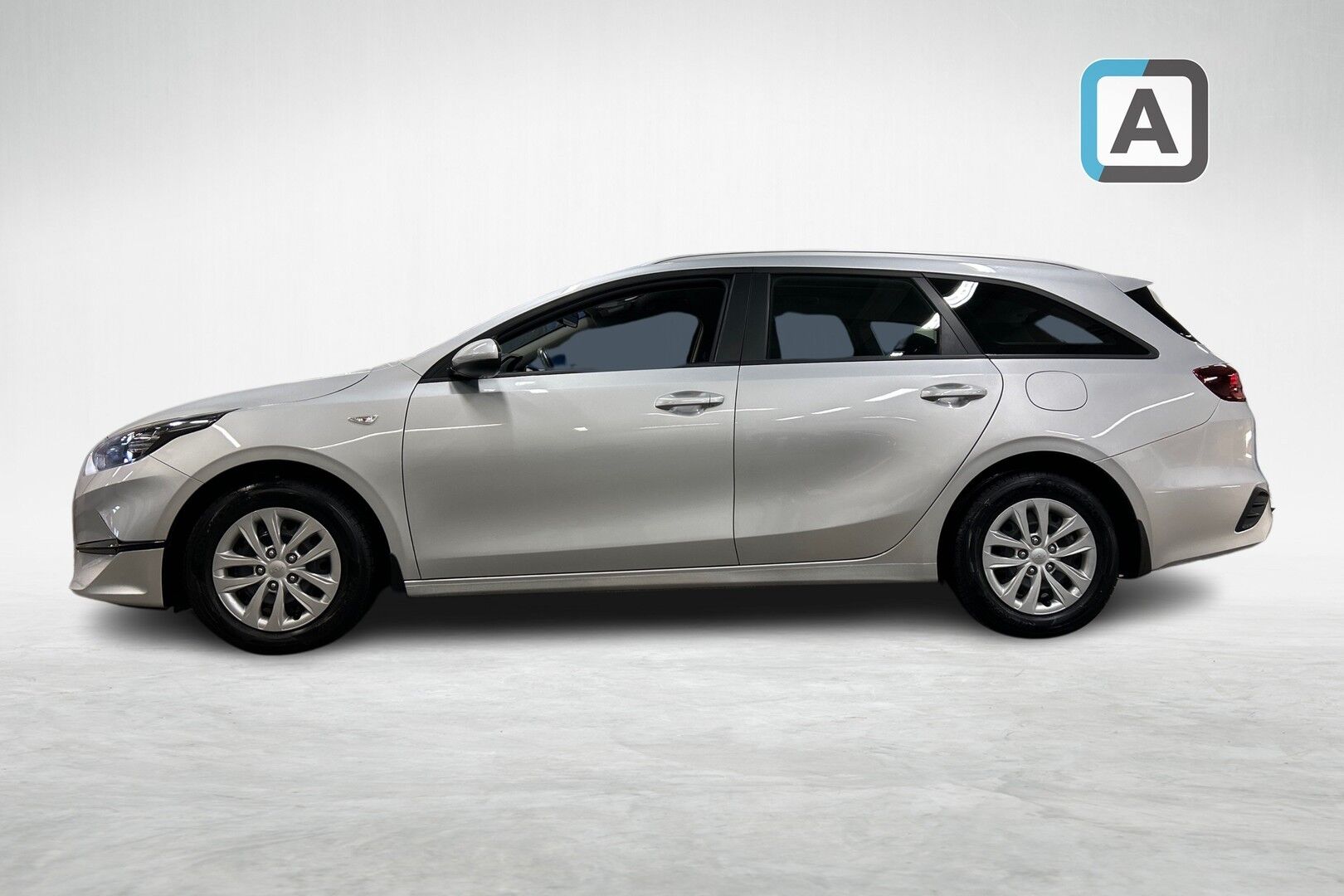 Kia Ceed iso kuva 5