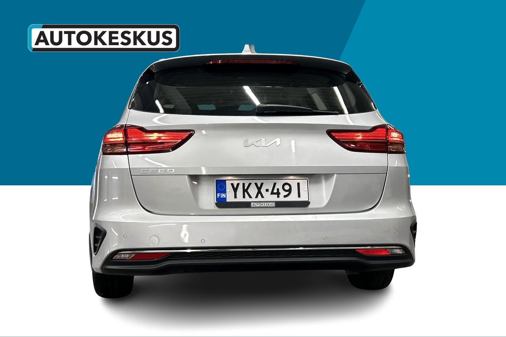Kia Ceed iso kuva 6