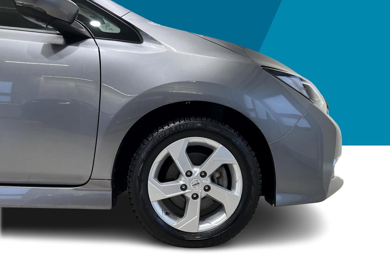 Nissan Leaf iso kuva 13