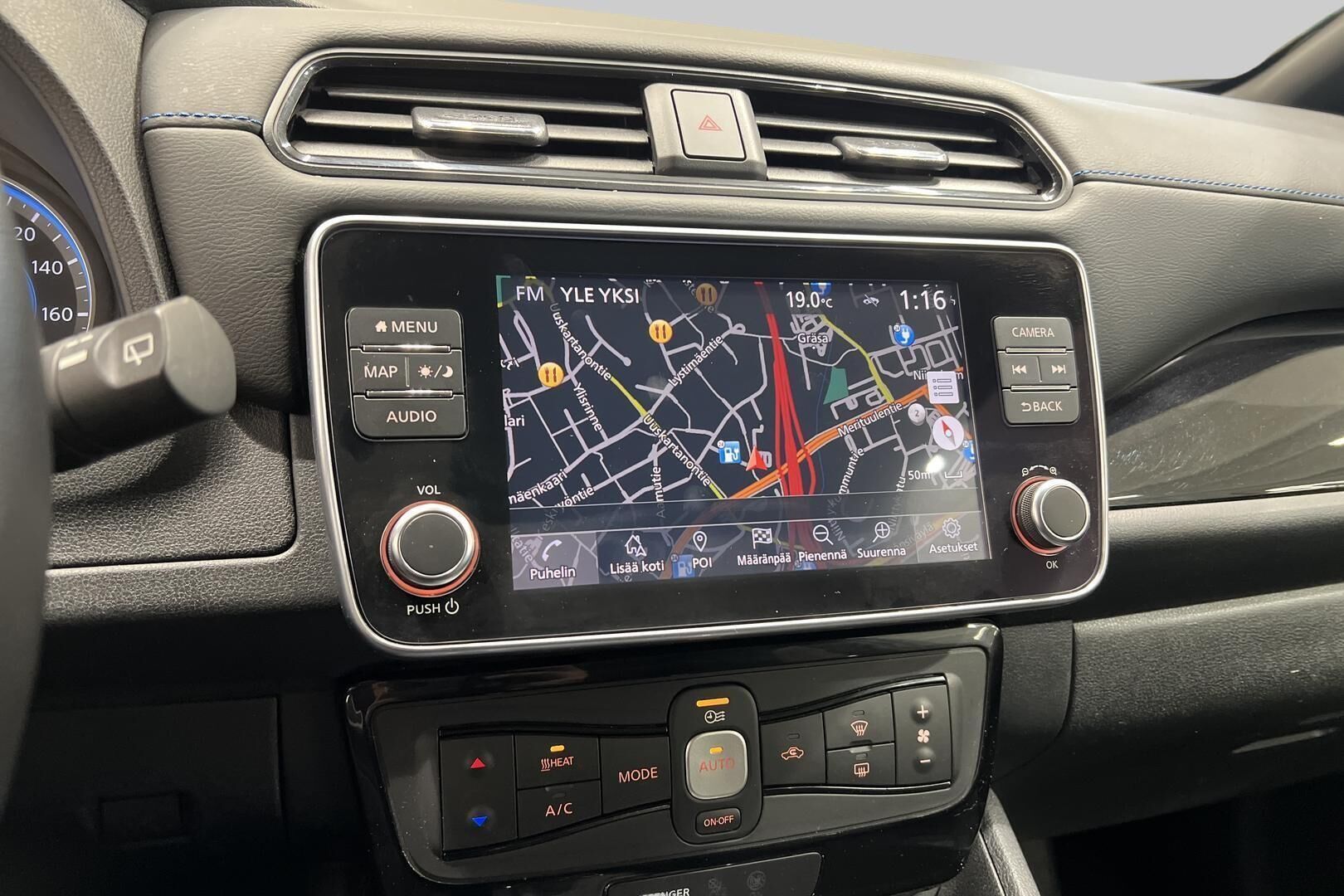 Nissan Leaf iso kuva 15