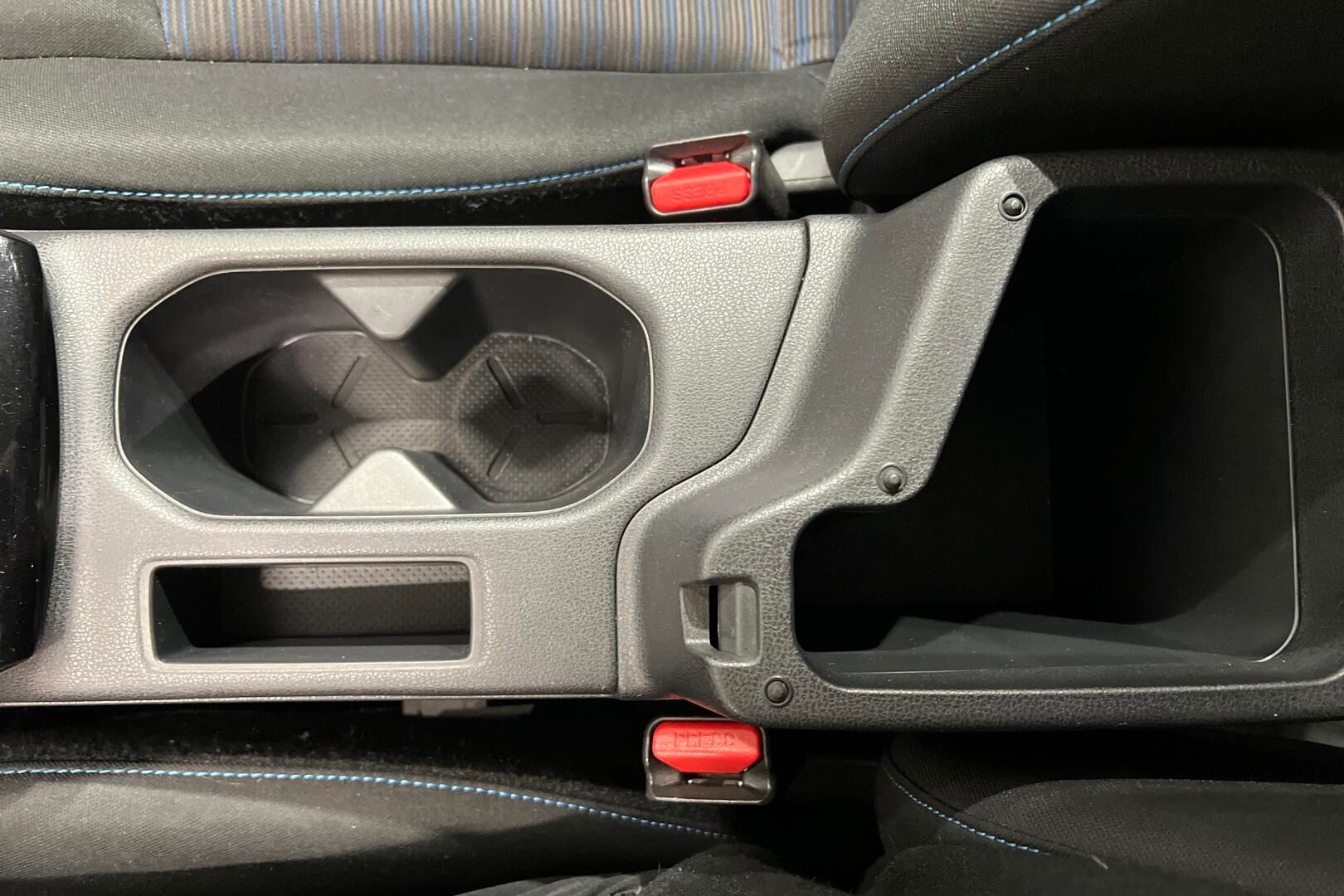 Nissan Leaf iso kuva 19