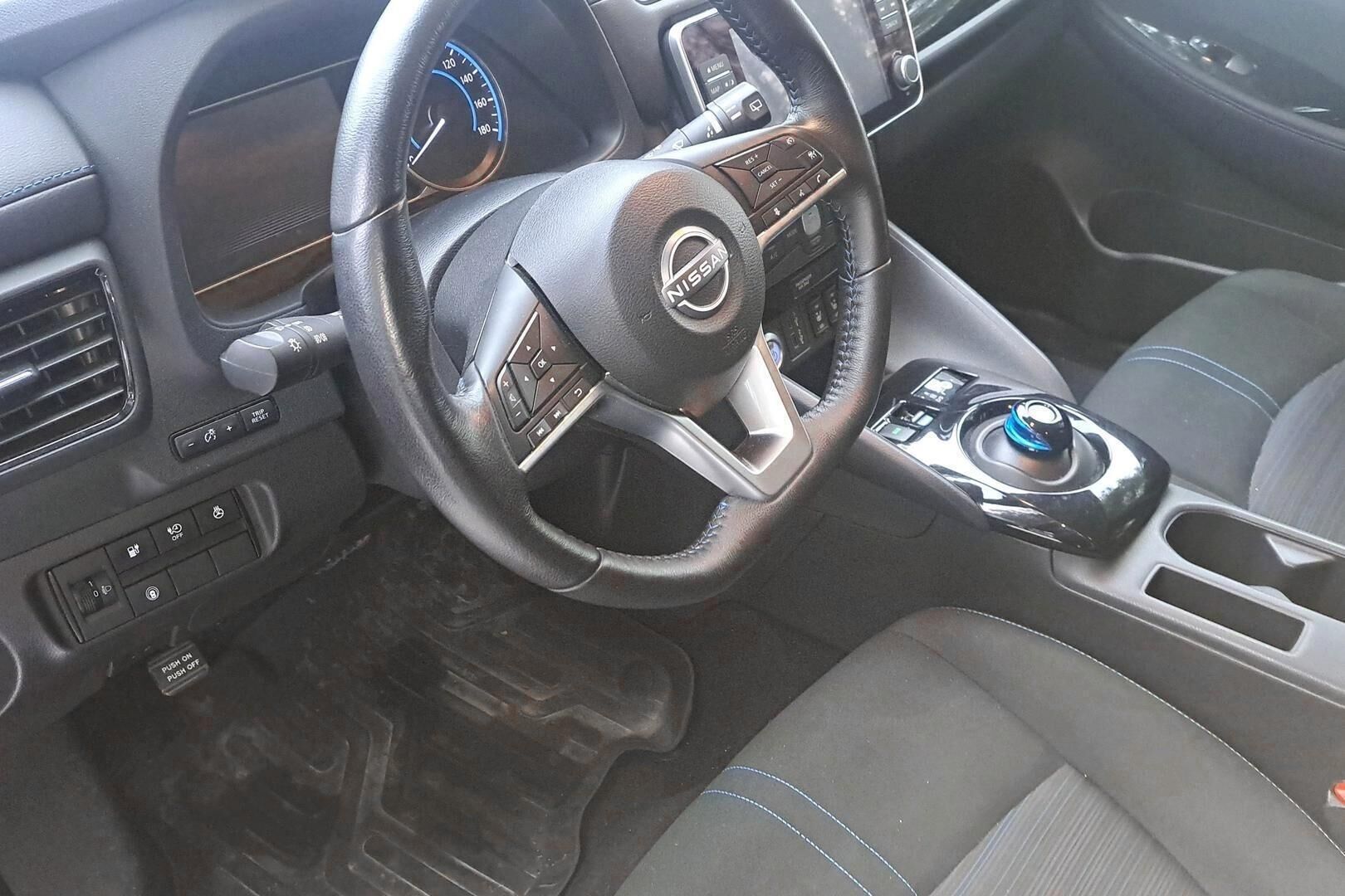 Nissan Leaf iso kuva 2