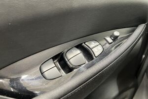 Nissan Leaf esikatselu 23