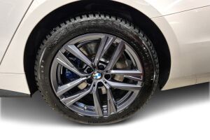 BMW i4 esikatselu 13