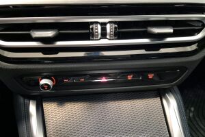 BMW i4 esikatselu 15