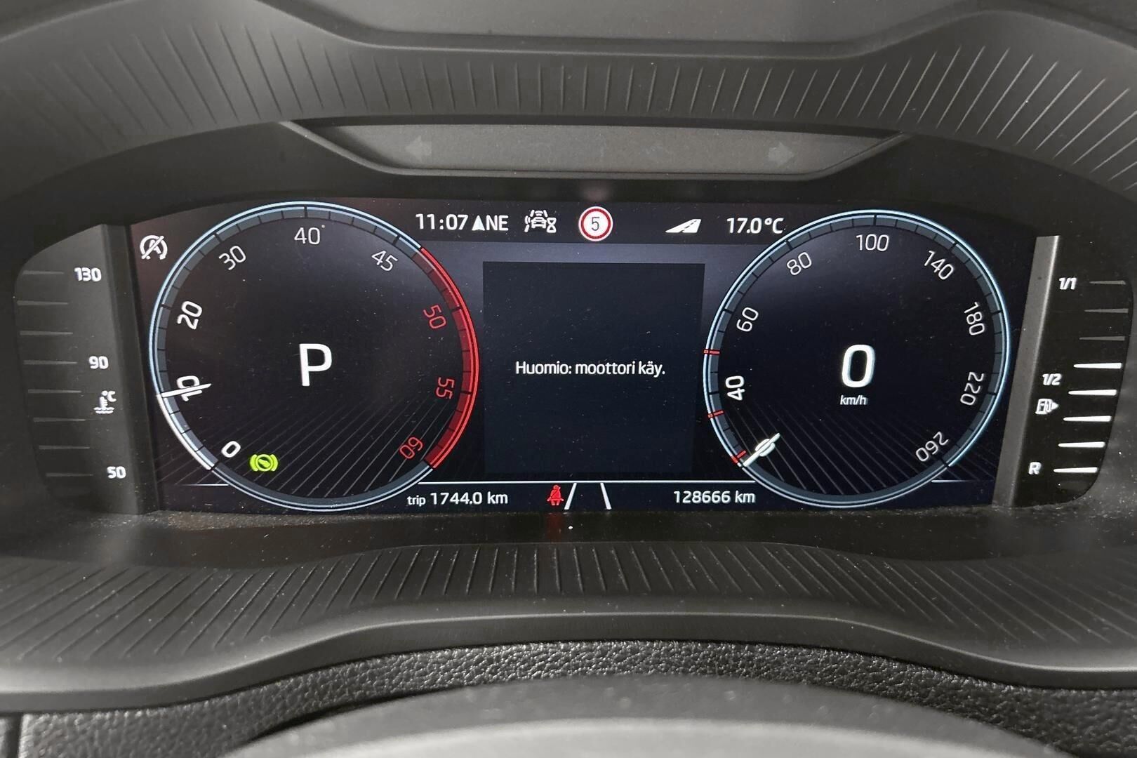 Skoda Karoq iso kuva 18