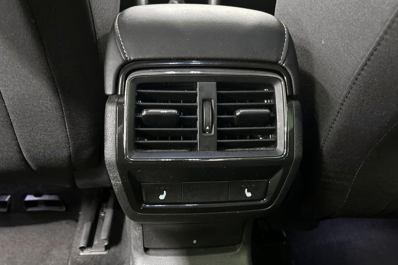 Skoda Karoq iso kuva 24