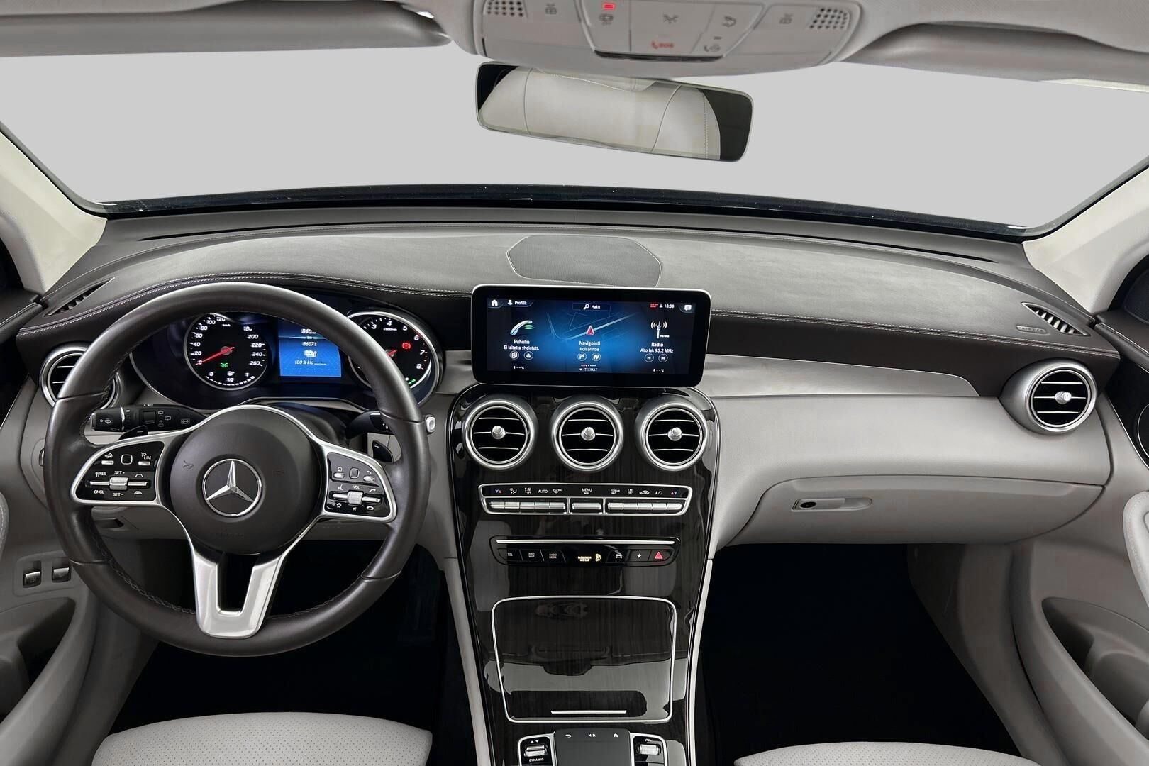 Mercedes-Benz GLC iso kuva 8