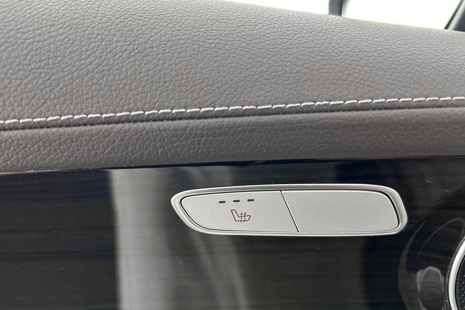 Mercedes-Benz GLC iso kuva 15