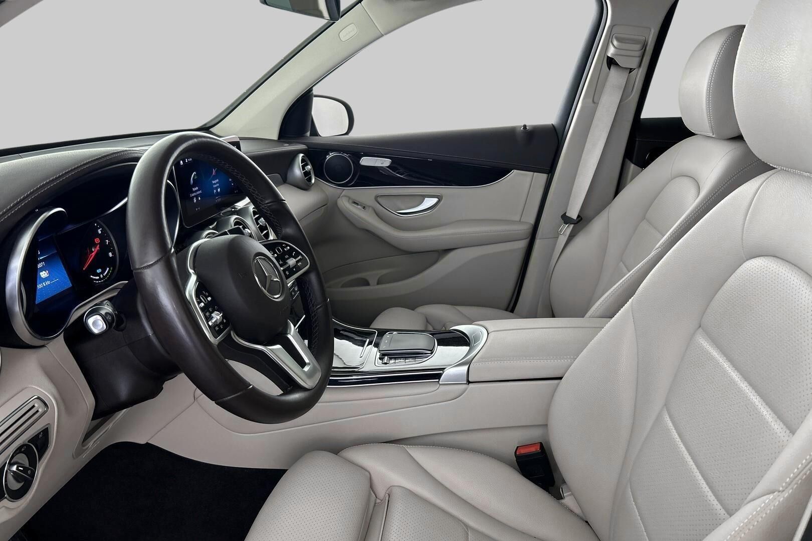Mercedes-Benz GLC iso kuva 29