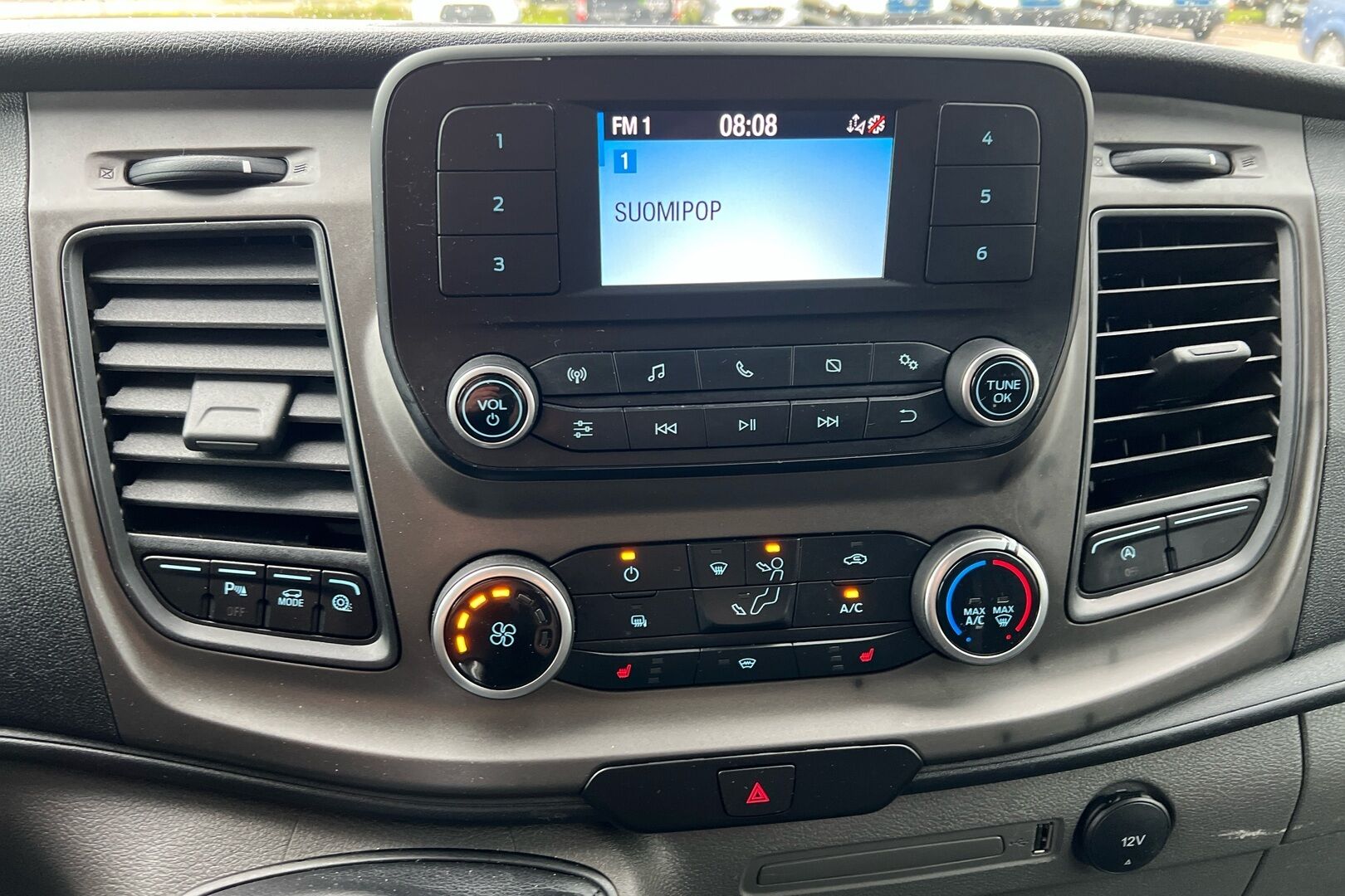 Ford Transit iso kuva 12