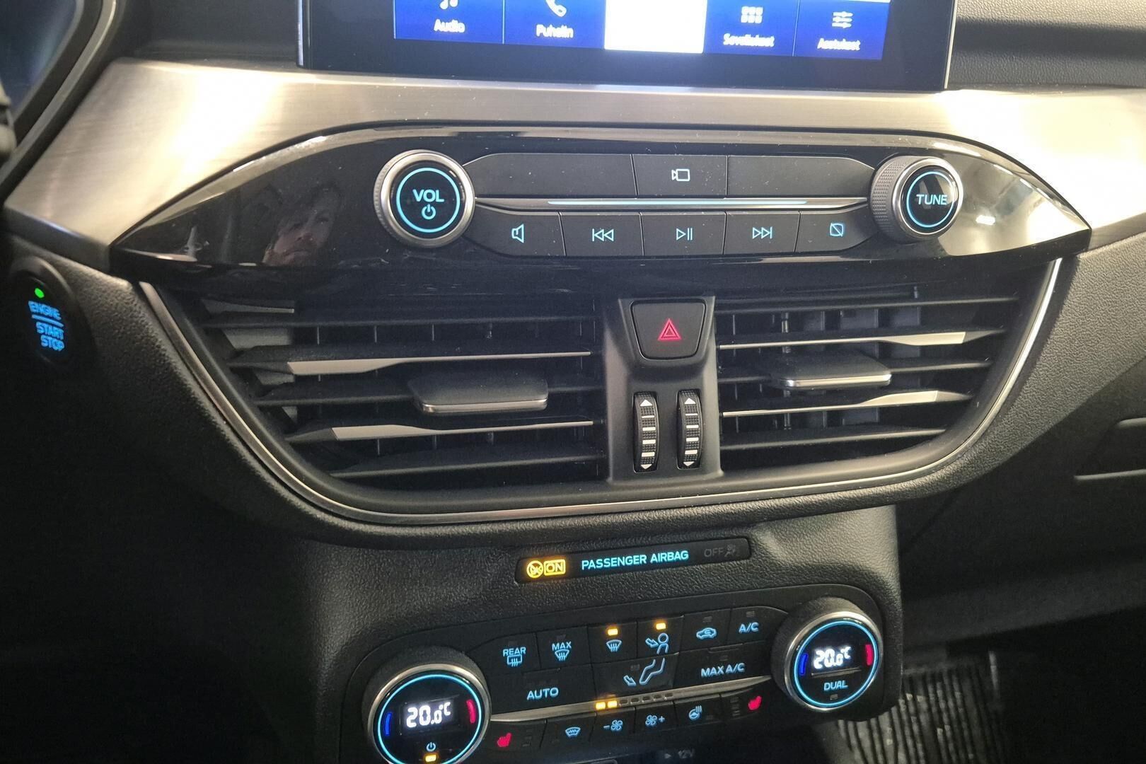 Ford Kuga iso kuva 16