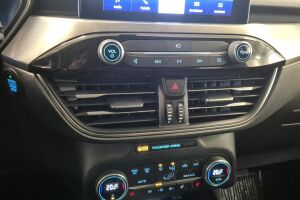 Ford Kuga esikatselu 16