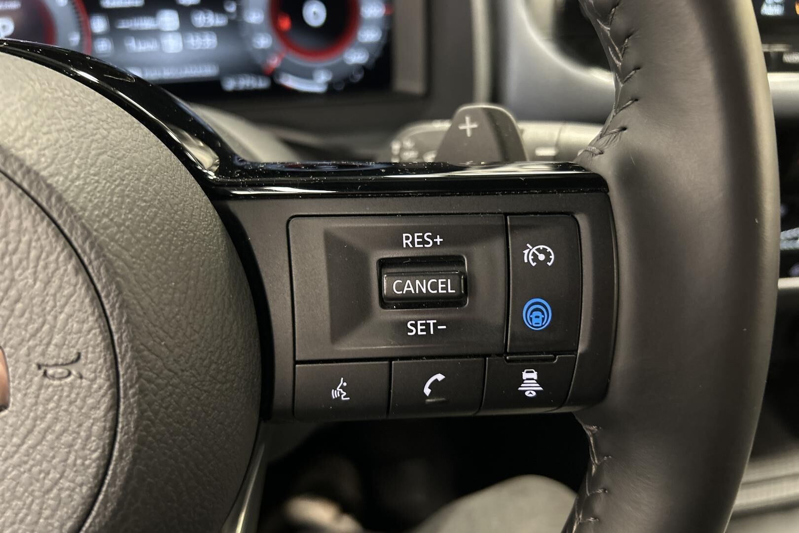 Nissan Qashqai iso kuva 16