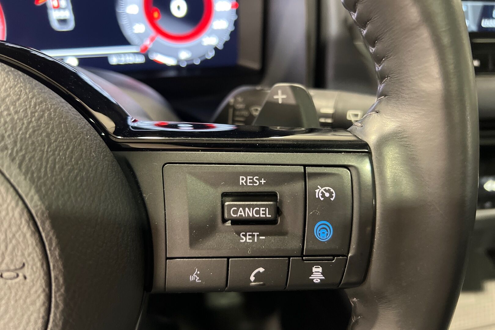 Nissan Qashqai iso kuva 15