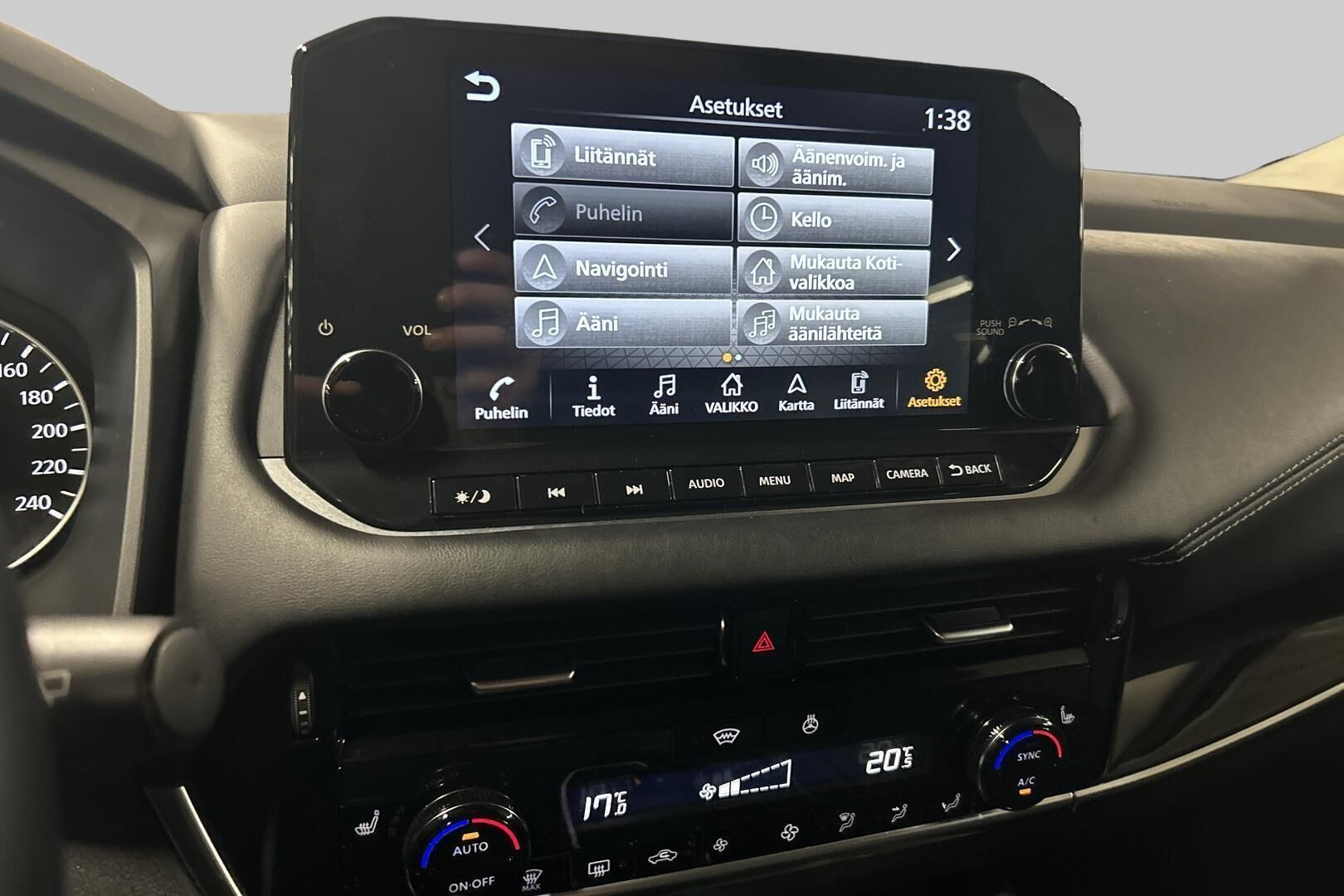 Nissan Qashqai iso kuva 16