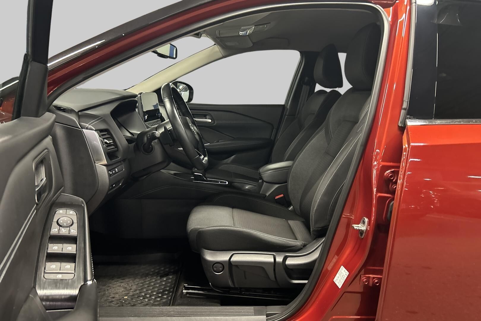 Nissan Qashqai iso kuva 9
