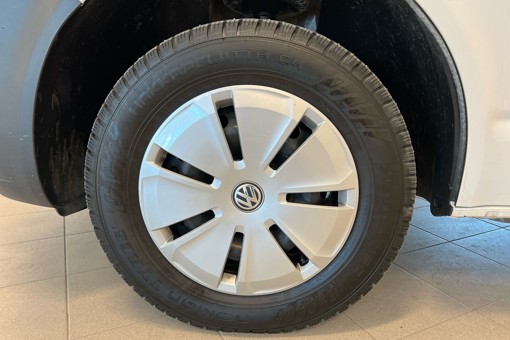 Volkswagen Transporter iso kuva 10