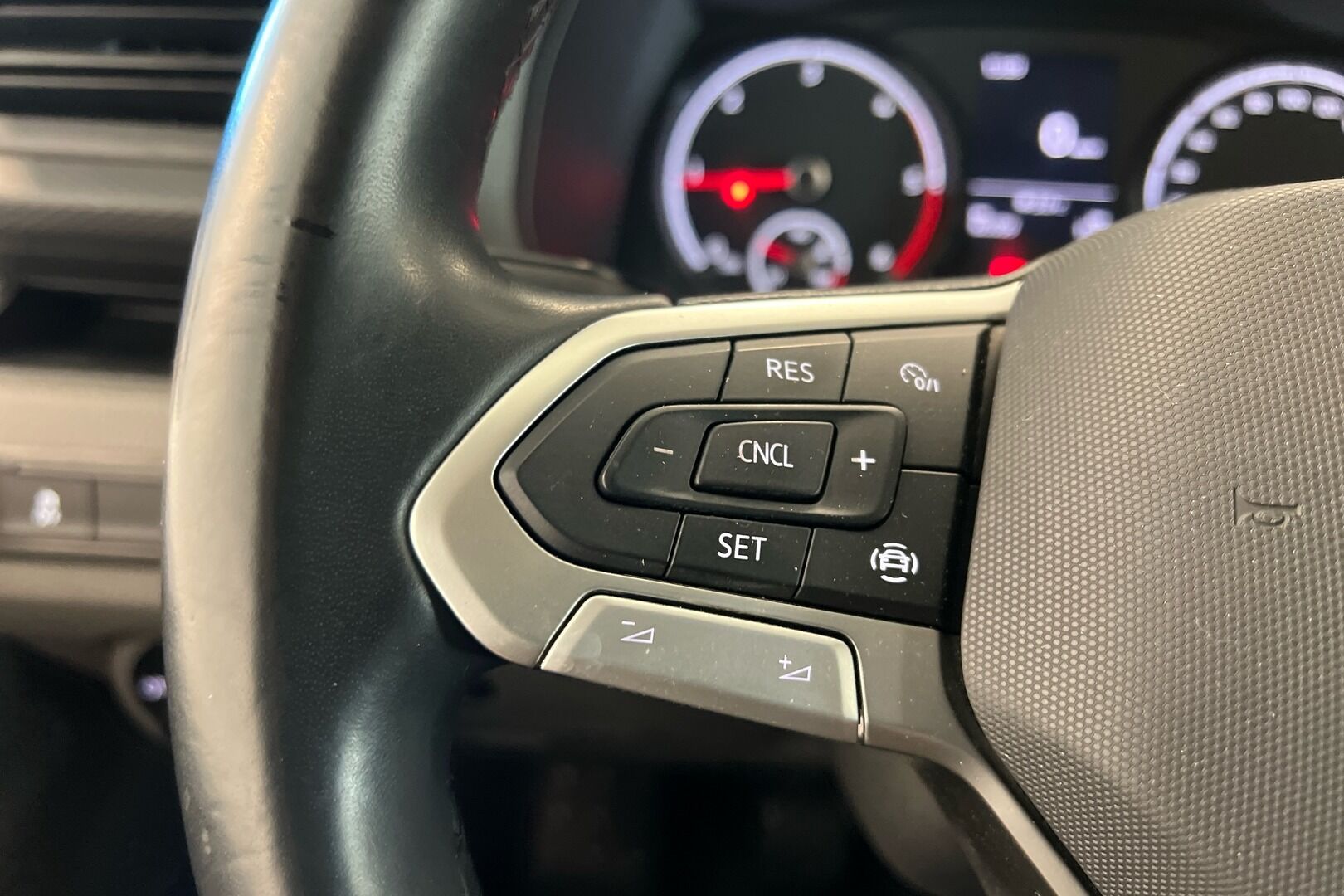 Volkswagen Transporter iso kuva 17