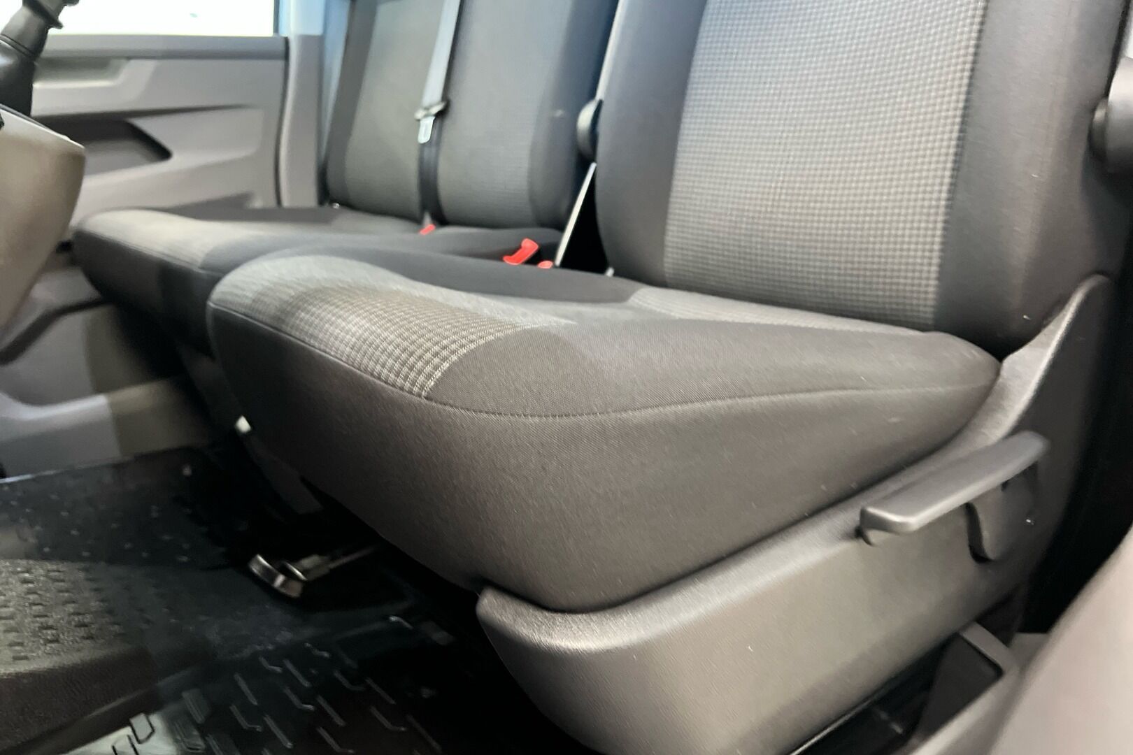 Volkswagen Transporter iso kuva 19