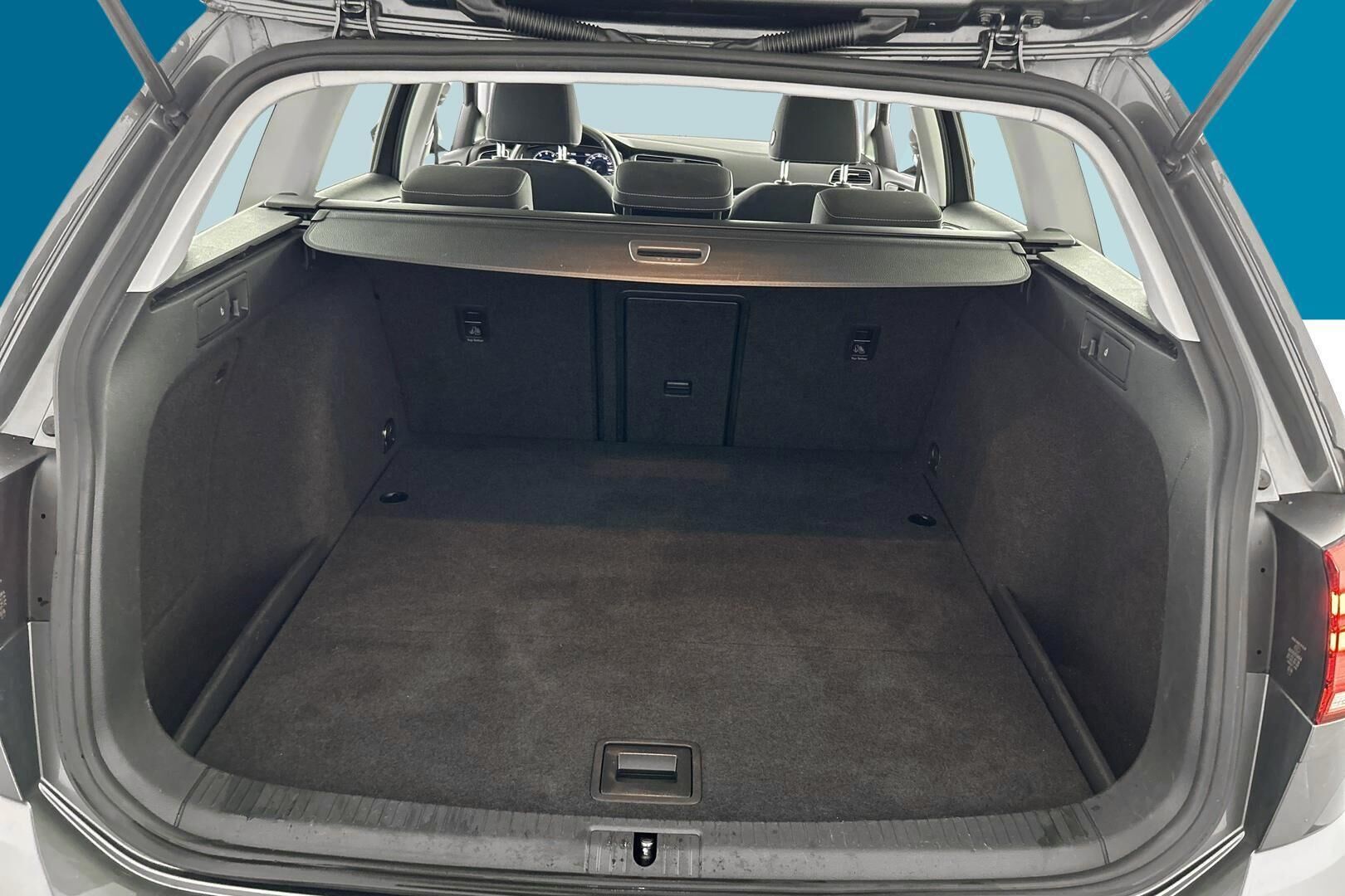 Volkswagen Golf iso kuva 12