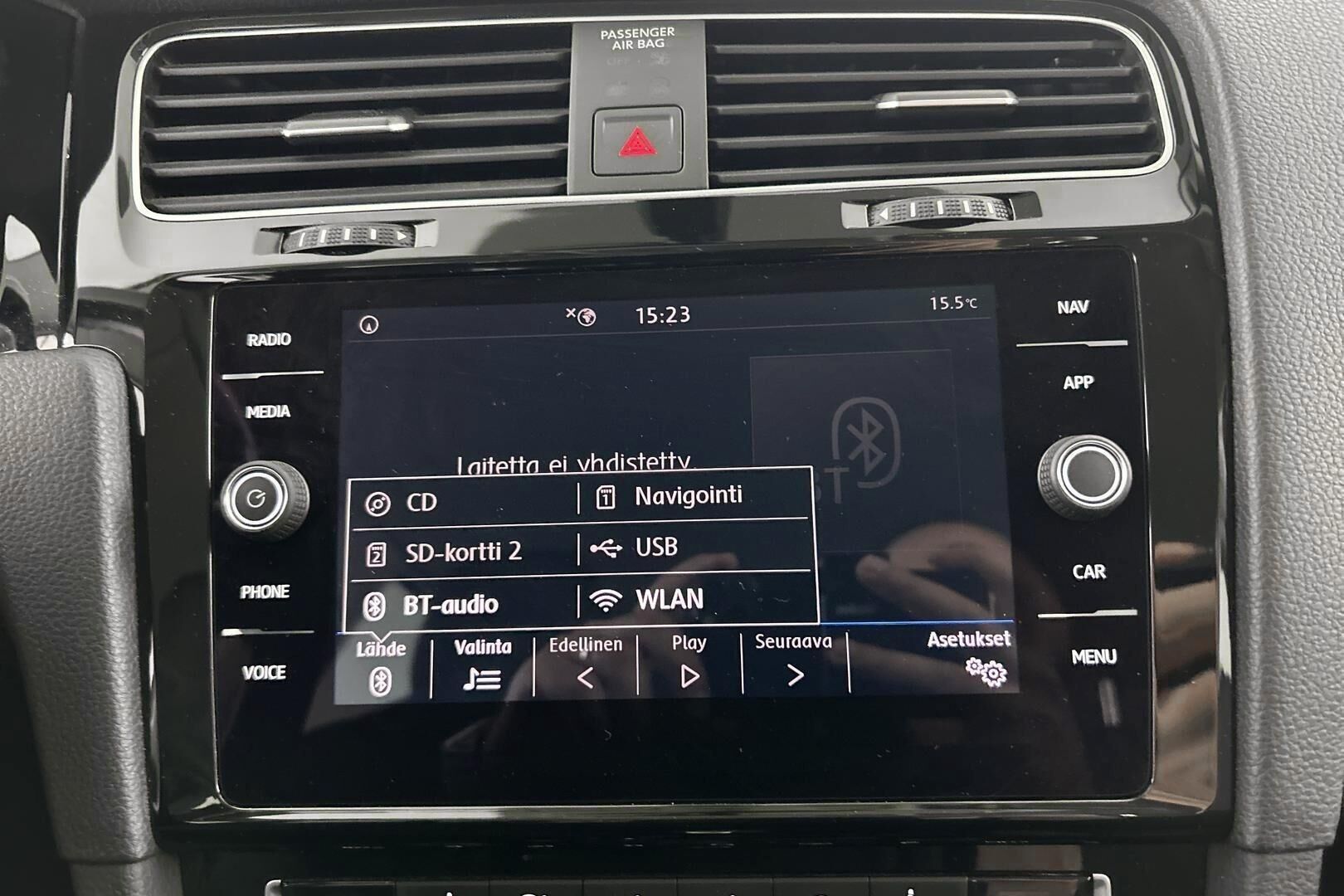 Volkswagen Golf iso kuva 22