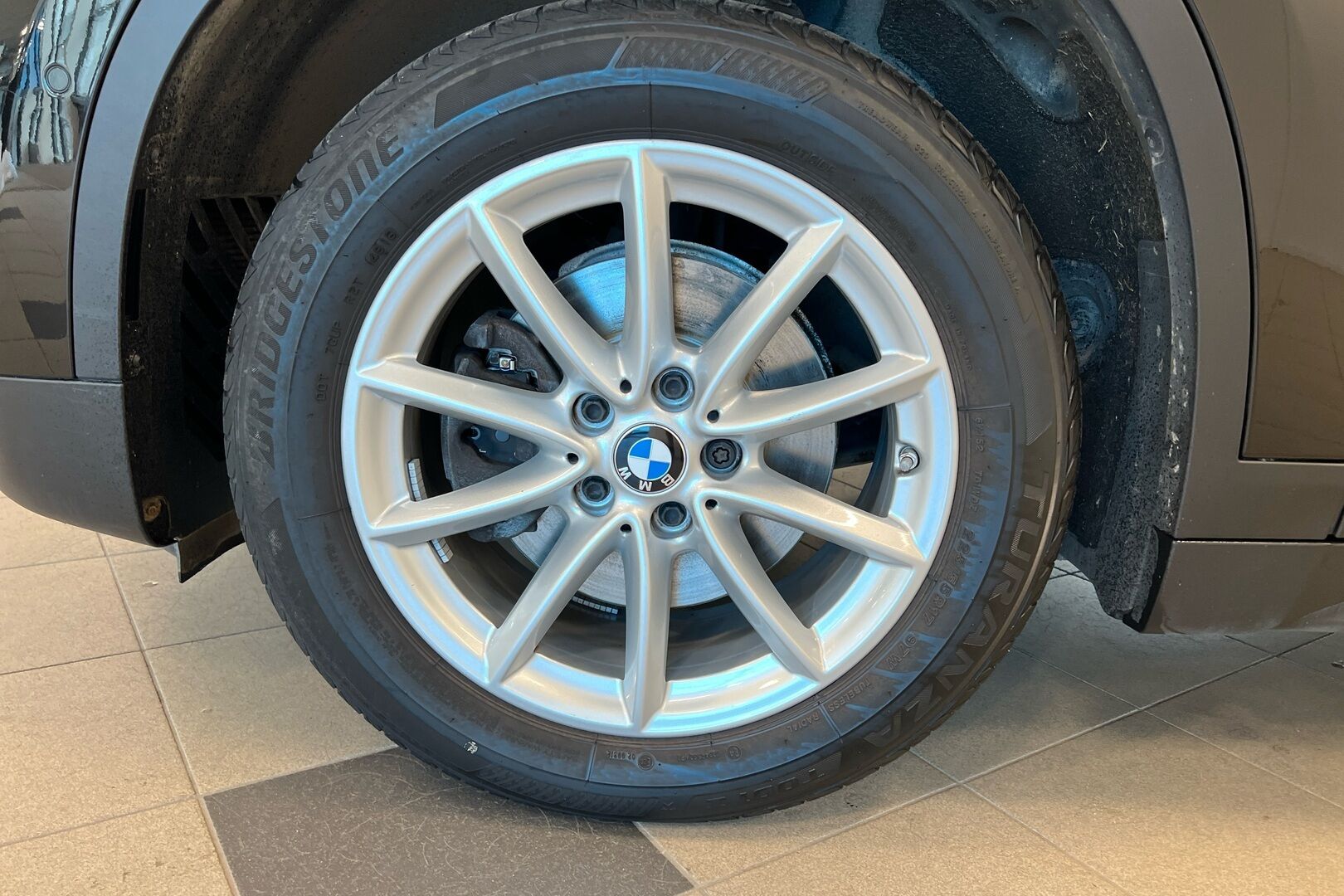 BMW X1 iso kuva 10