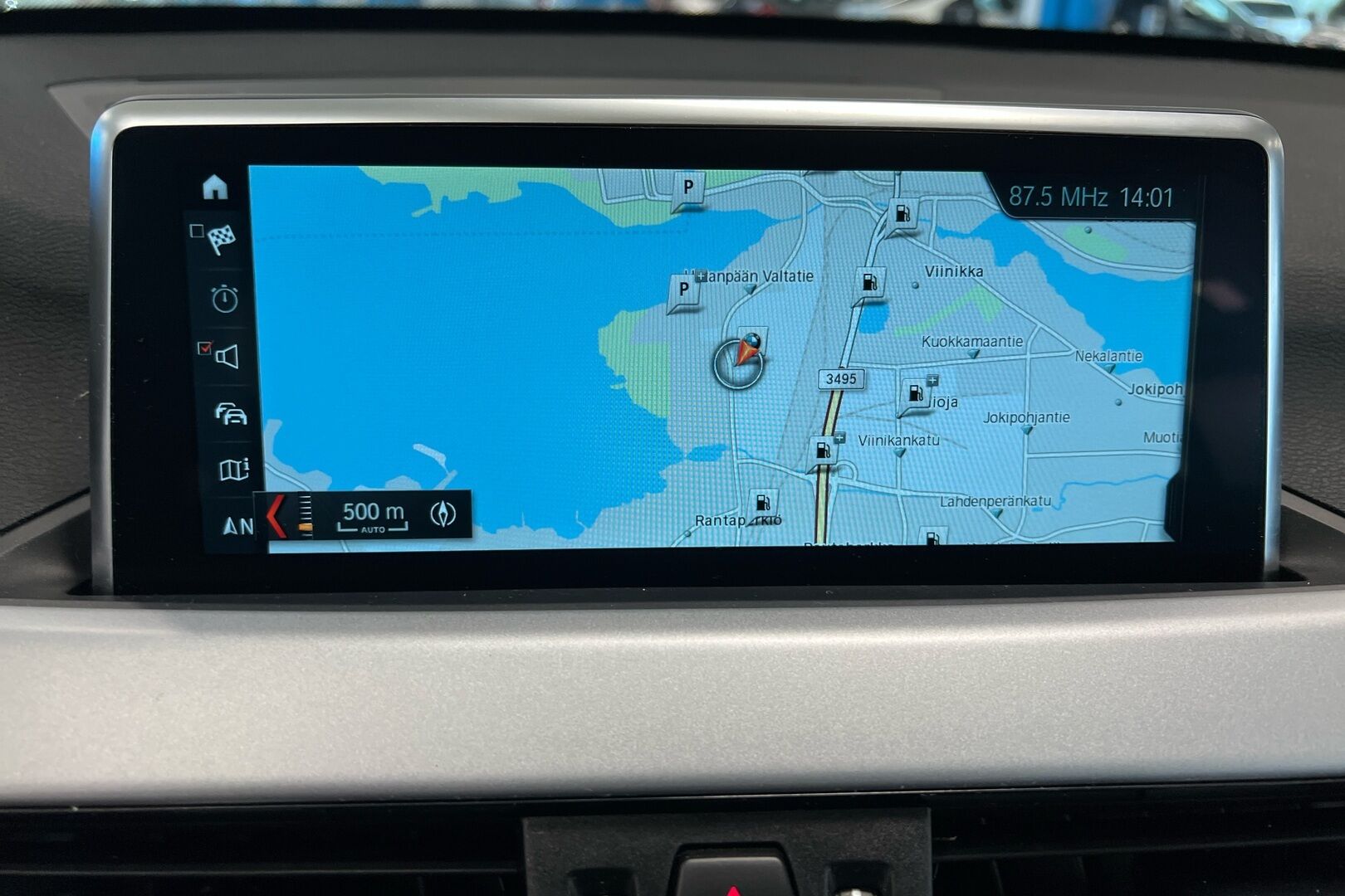 BMW X1 iso kuva 12