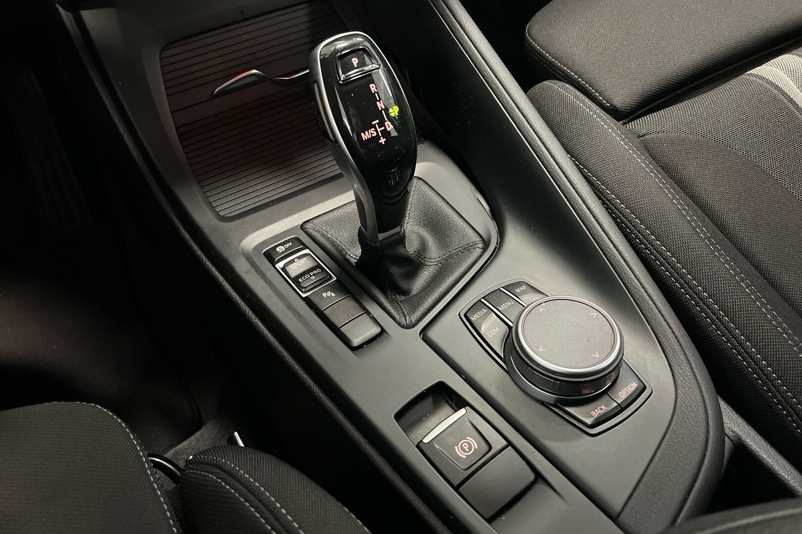 BMW X1 iso kuva 14