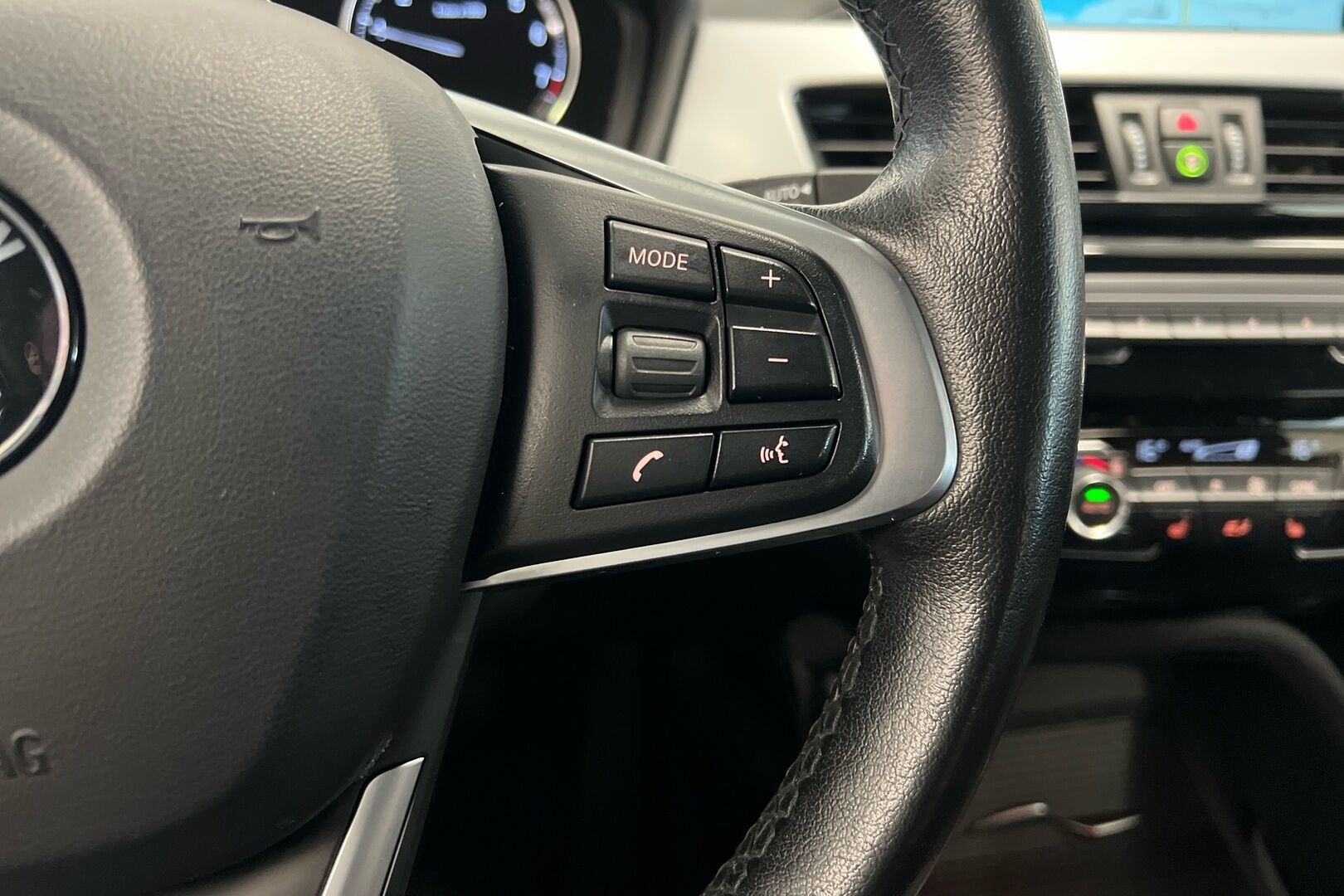 BMW X1 iso kuva 15