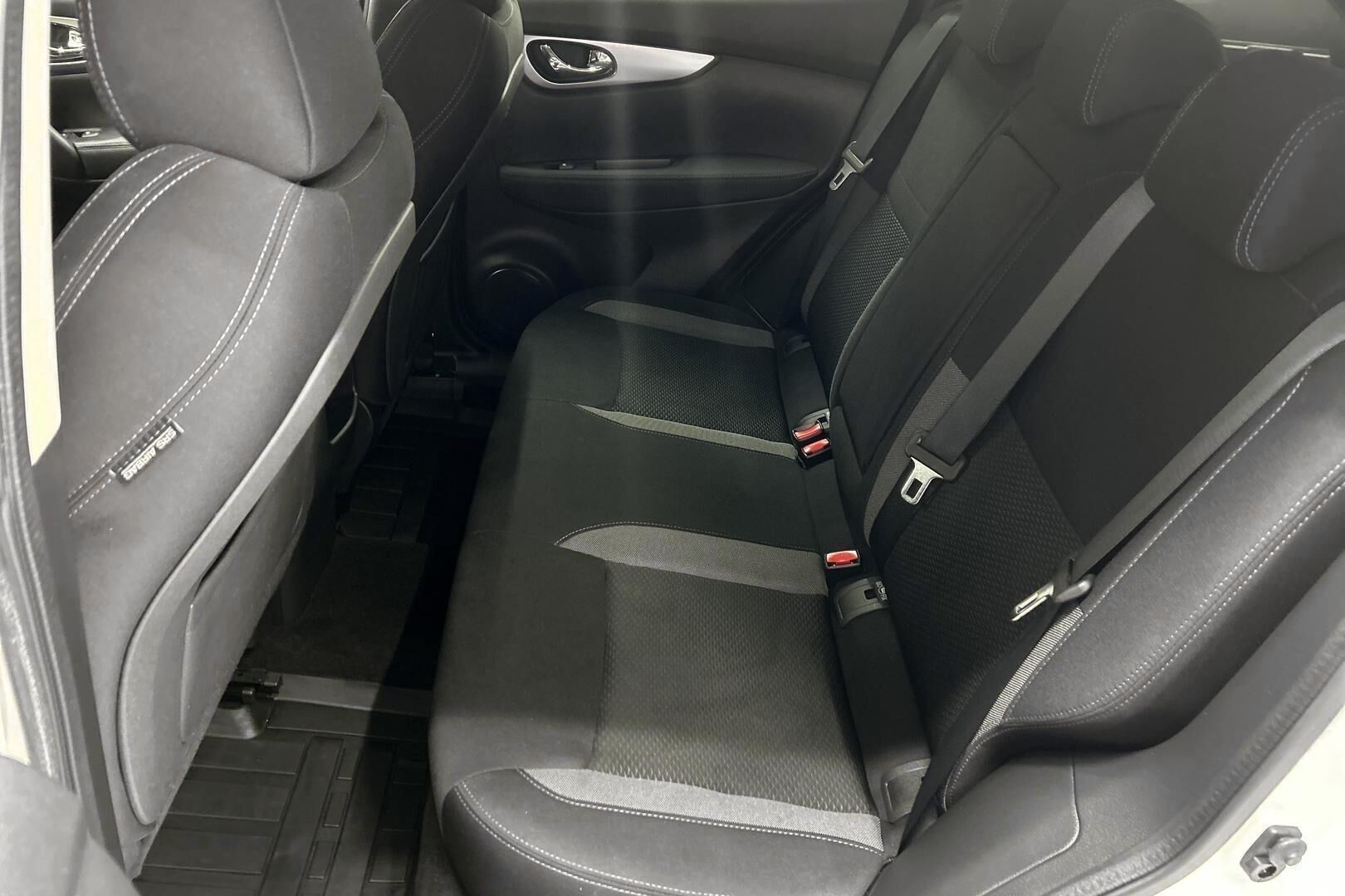 Nissan Qashqai iso kuva 10