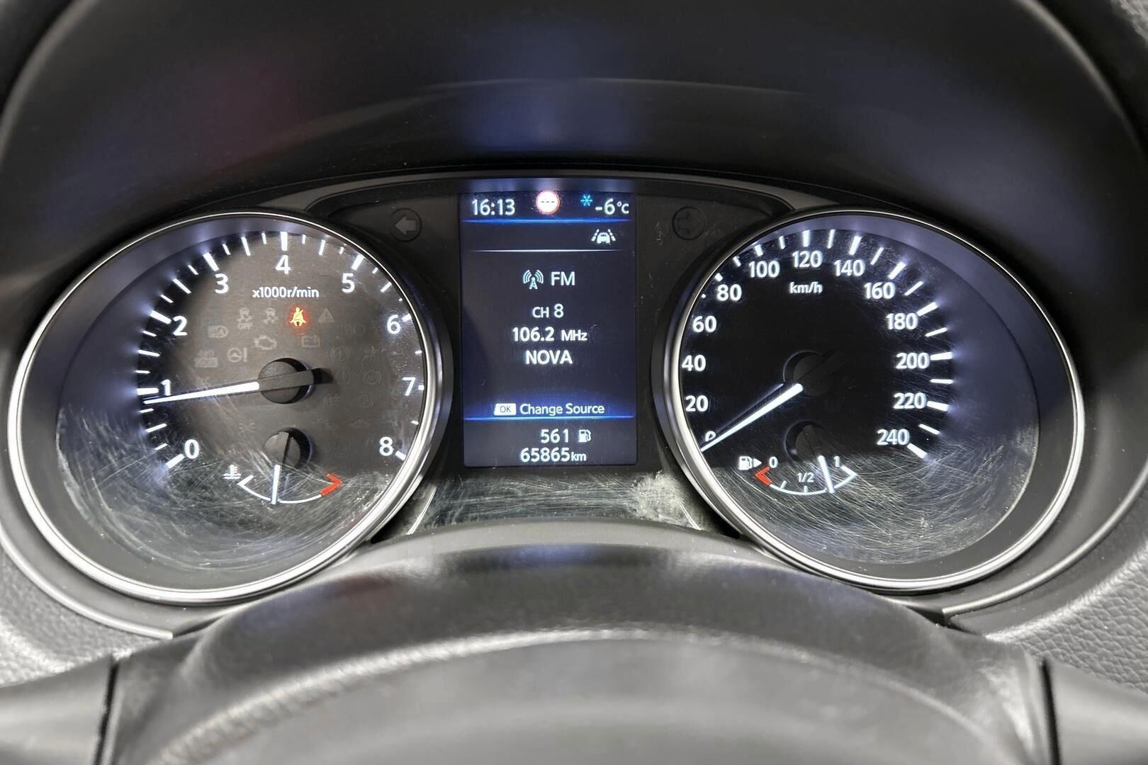 Nissan Qashqai iso kuva 14