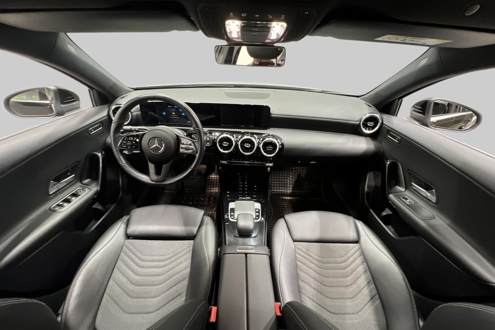 Mercedes-Benz A iso kuva 11