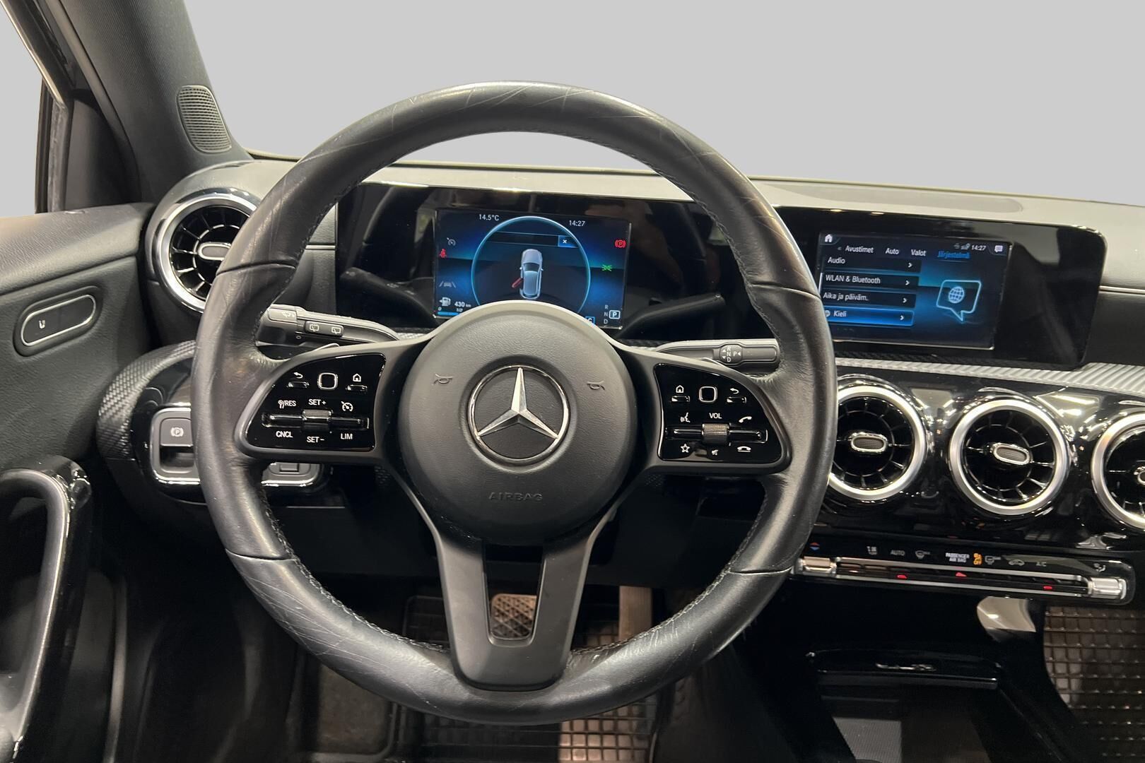 Mercedes-Benz A iso kuva 14