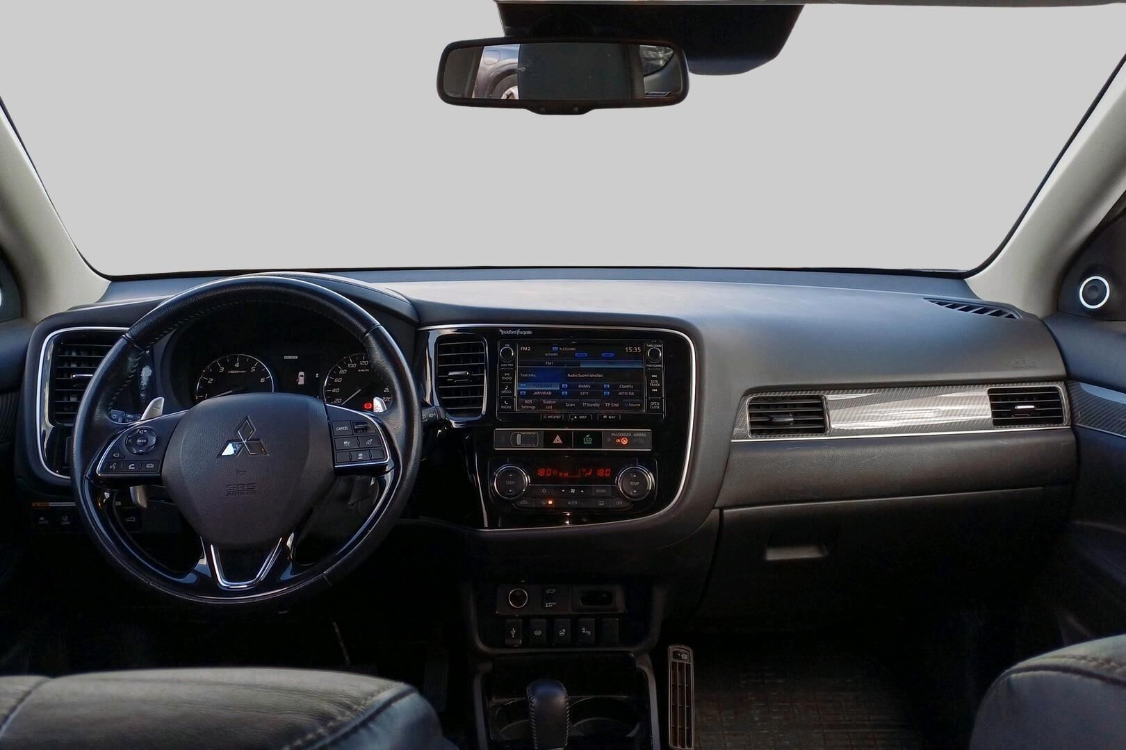 Mitsubishi Outlander iso kuva 2