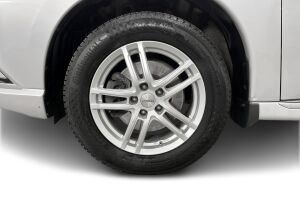 Mitsubishi Outlander PHEV esikatselu 13