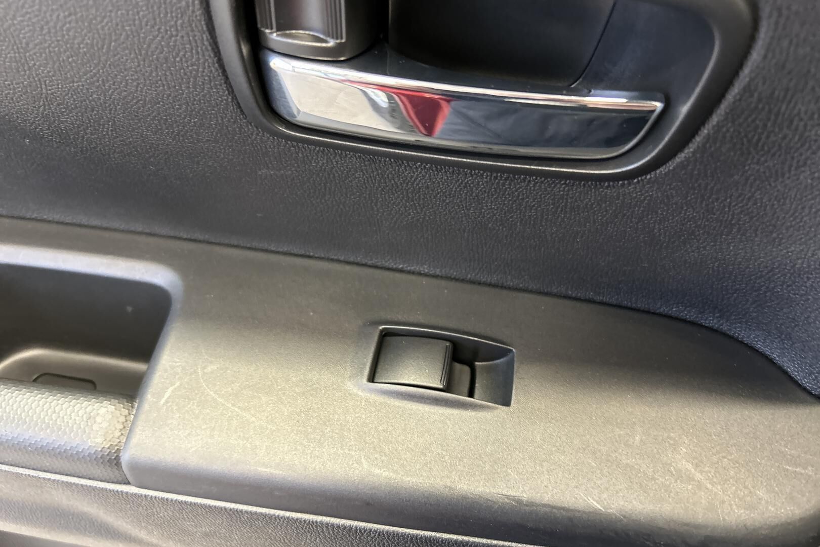 Mitsubishi ASX iso kuva 16